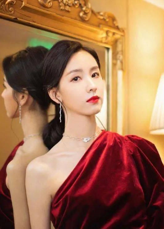 娱乐圈最新爆料周扬小说,娱乐圈风云再起,揭秘明星背后的秘密 第1张 娱乐圈最新爆料周扬小说,娱乐圈风云再起,揭秘明星背后的秘密 第1张